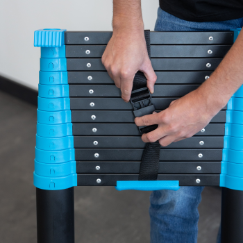 Escalera telescópica Black and Blue 3,8 metros con 13 peldaños