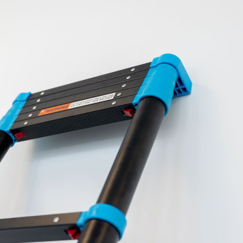 Escalera telescópica Black and Blue 3,8 metros con 13 peldaños