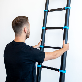 Escalera telescópica Black and Blue 3,8 metros con 13 peldaños