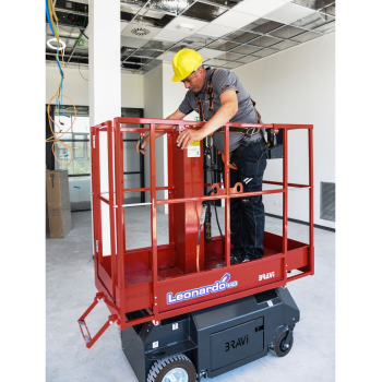 Plataforma Elevatória Autopropulsionada Bravi Leonardo HD | Altura 4.9m e Carga 180kg