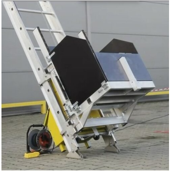 Elevador de Escalera Eléctrico para Paneles Solares y Materiales – 12 Metros y 250 Kg