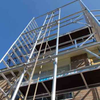Elevador de painéis solares para andaimes de 10,2 metros de altura de trabalho