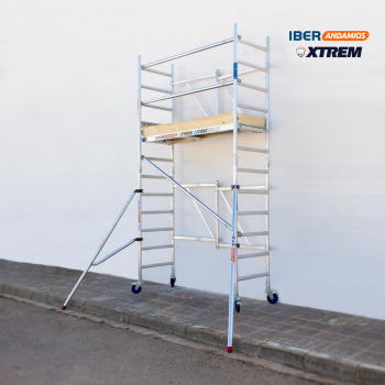 Andamio plegable ASC 75x190 4,70 m AT con estabilizadores + rodapié de madera | LÍNEA XTREM